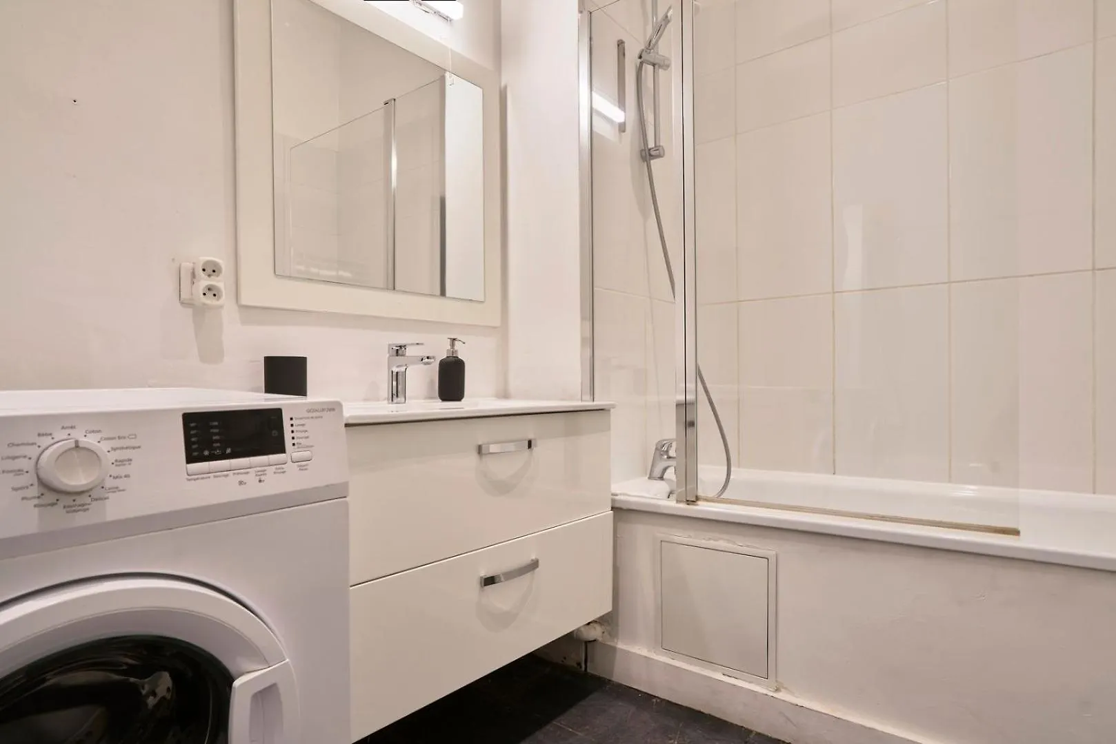 Charming Flats On The Grand Boulevard ليل